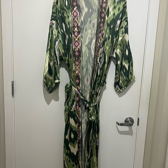 Zara Multicolor Patterned Garment - Picture 1 of 5